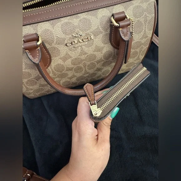 Coach Brown Signature Women's Bag Set - Picture 7 of 11